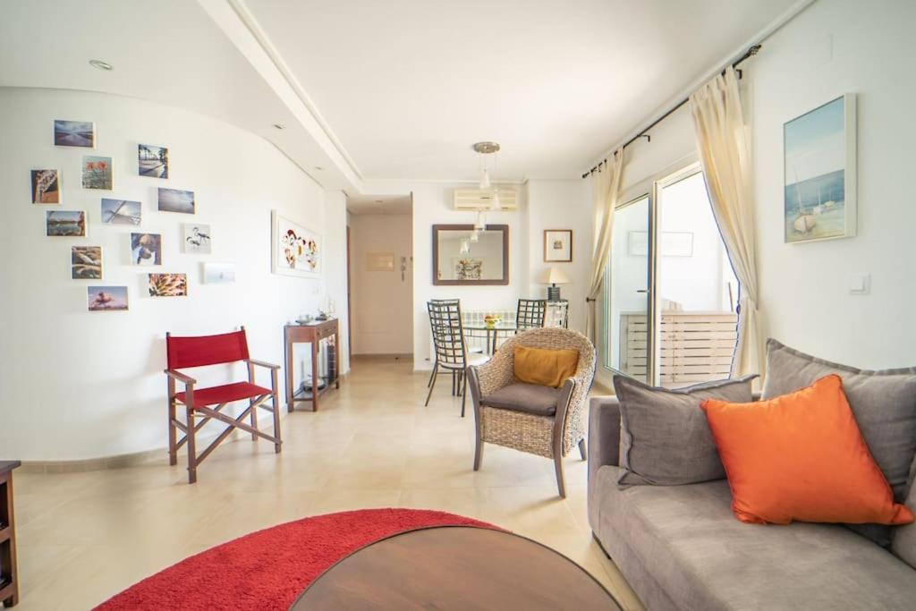 2 Bed Flat/apartment On La Golf *