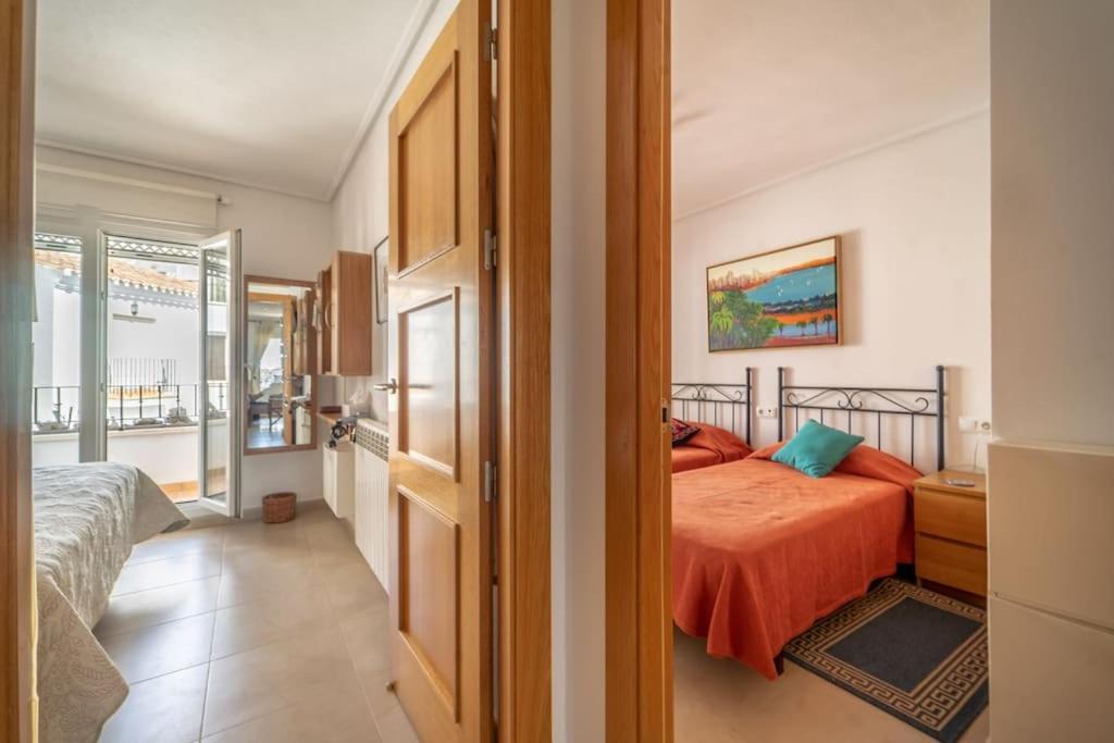 2 Bed Flat/apartment On La Golf Appartement