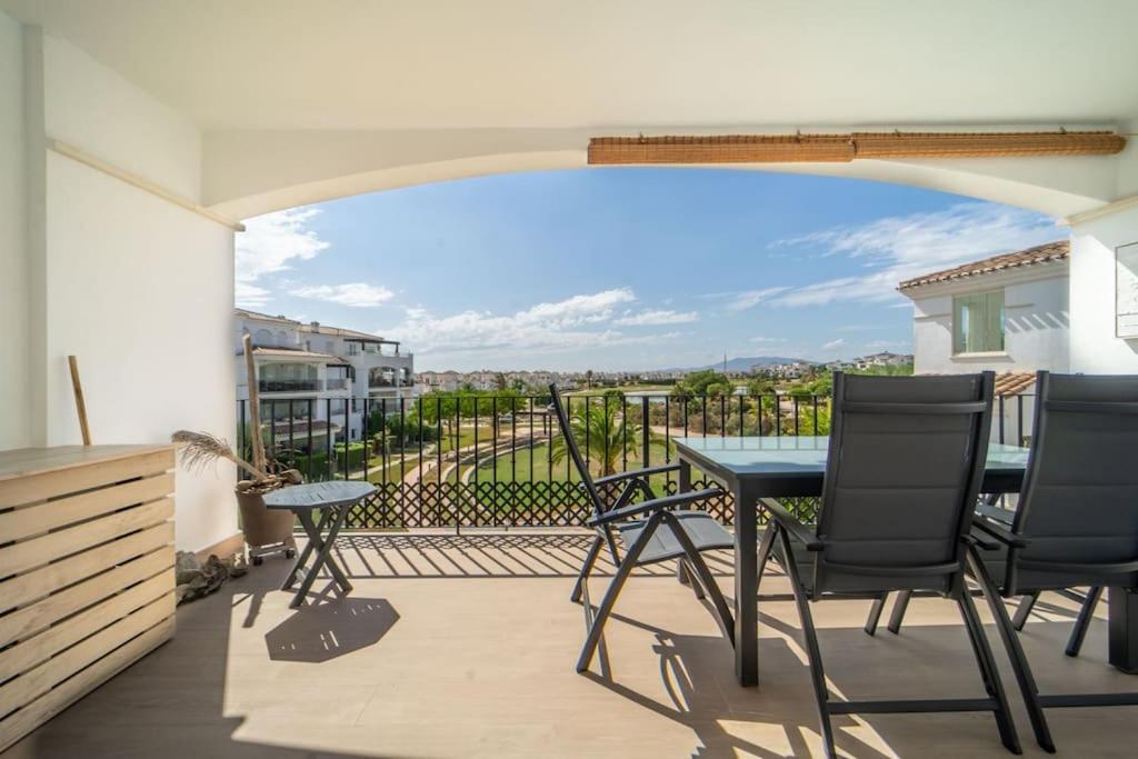 2 Bed Flat/apartment On La Golf *