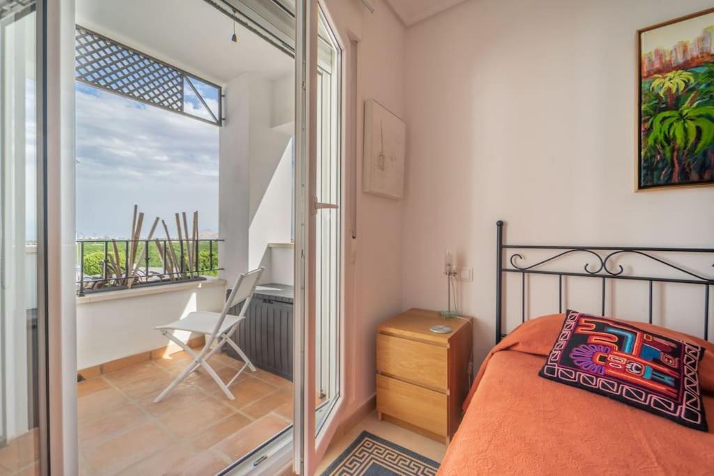 2 Bed Flat/apartment On La Golf