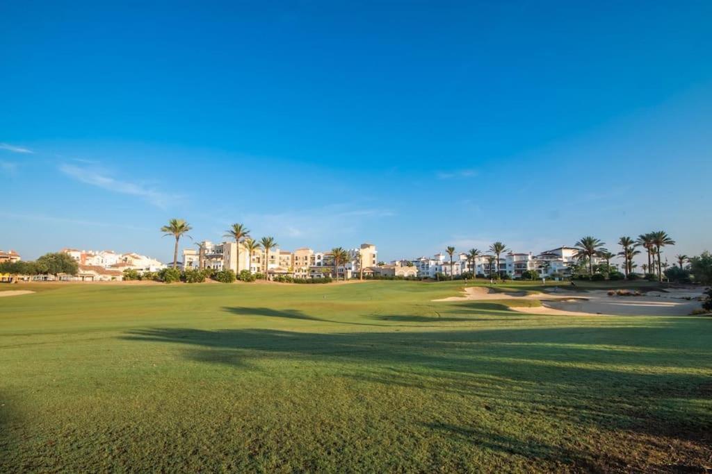 Apartament 2 Bed Flat/apartment On La Golf *